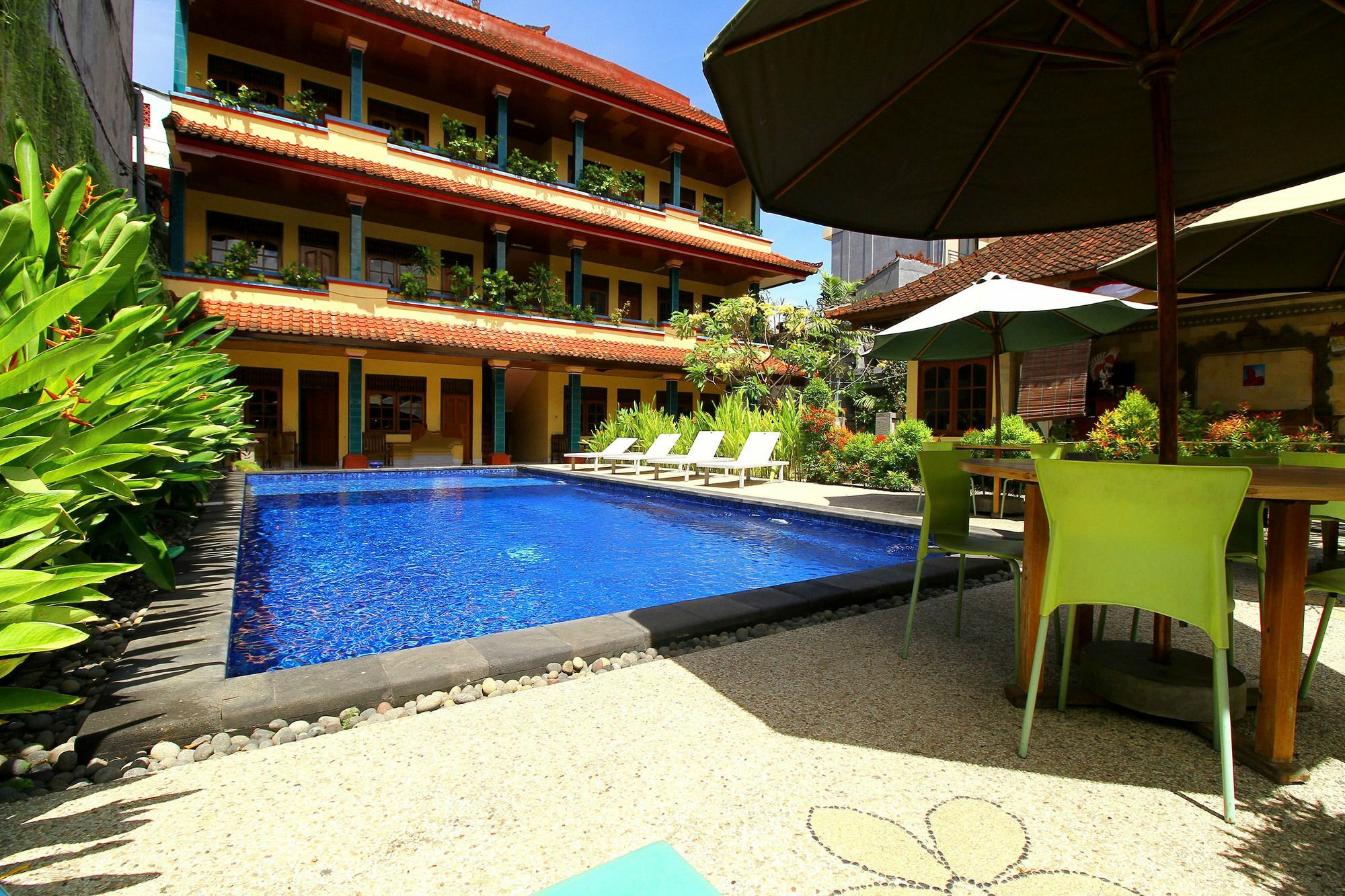 Legian Dua Dara Inn Kuta מראה חיצוני תמונה