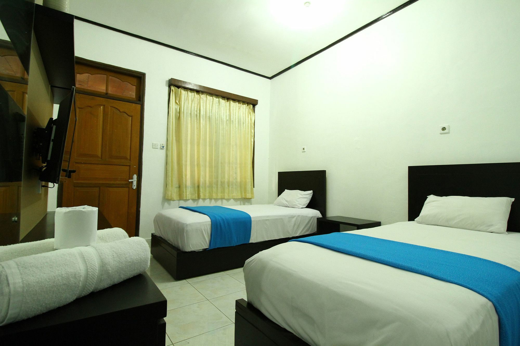 Legian Dua Dara Inn Kuta מראה חיצוני תמונה