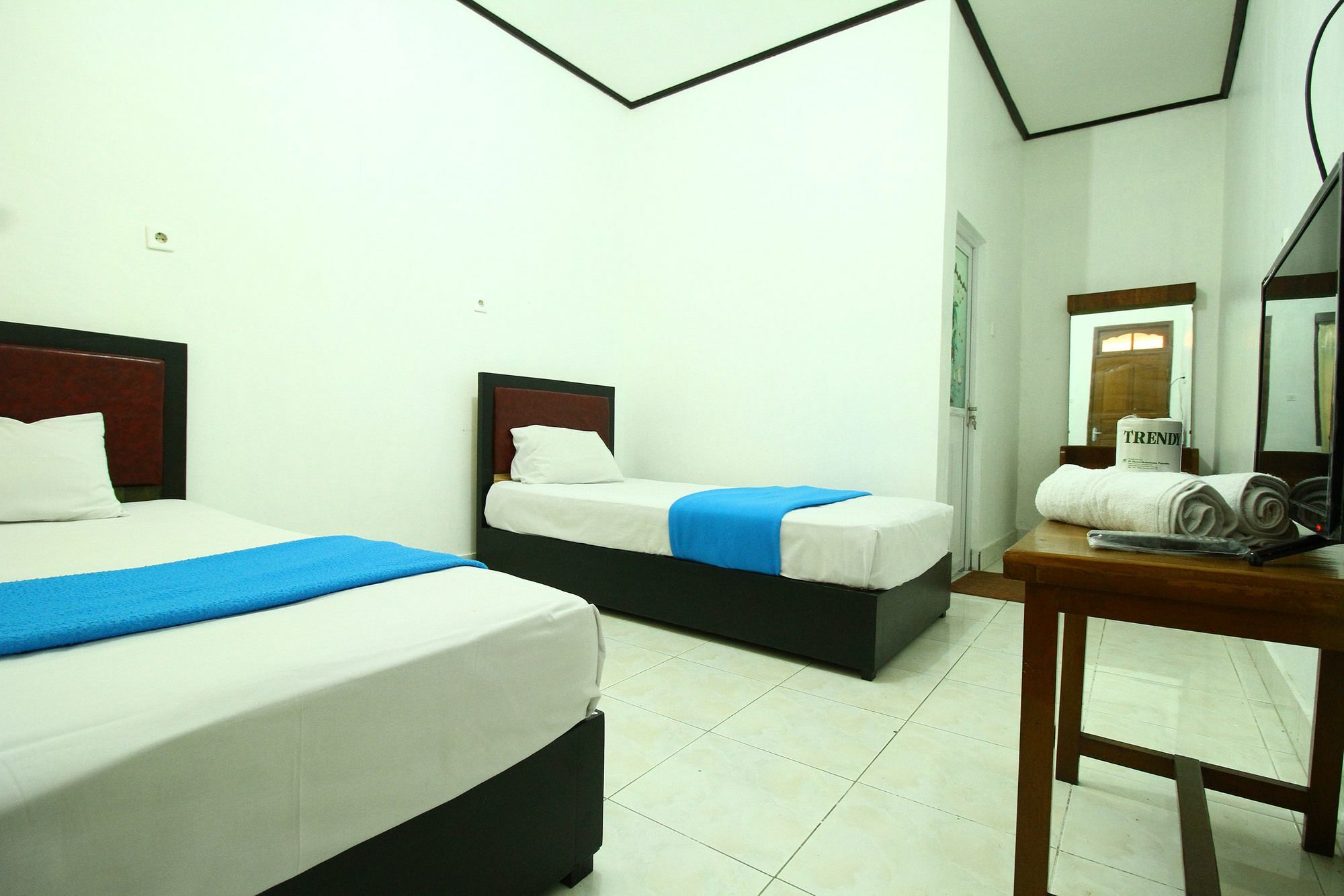 Legian Dua Dara Inn Kuta מראה חיצוני תמונה