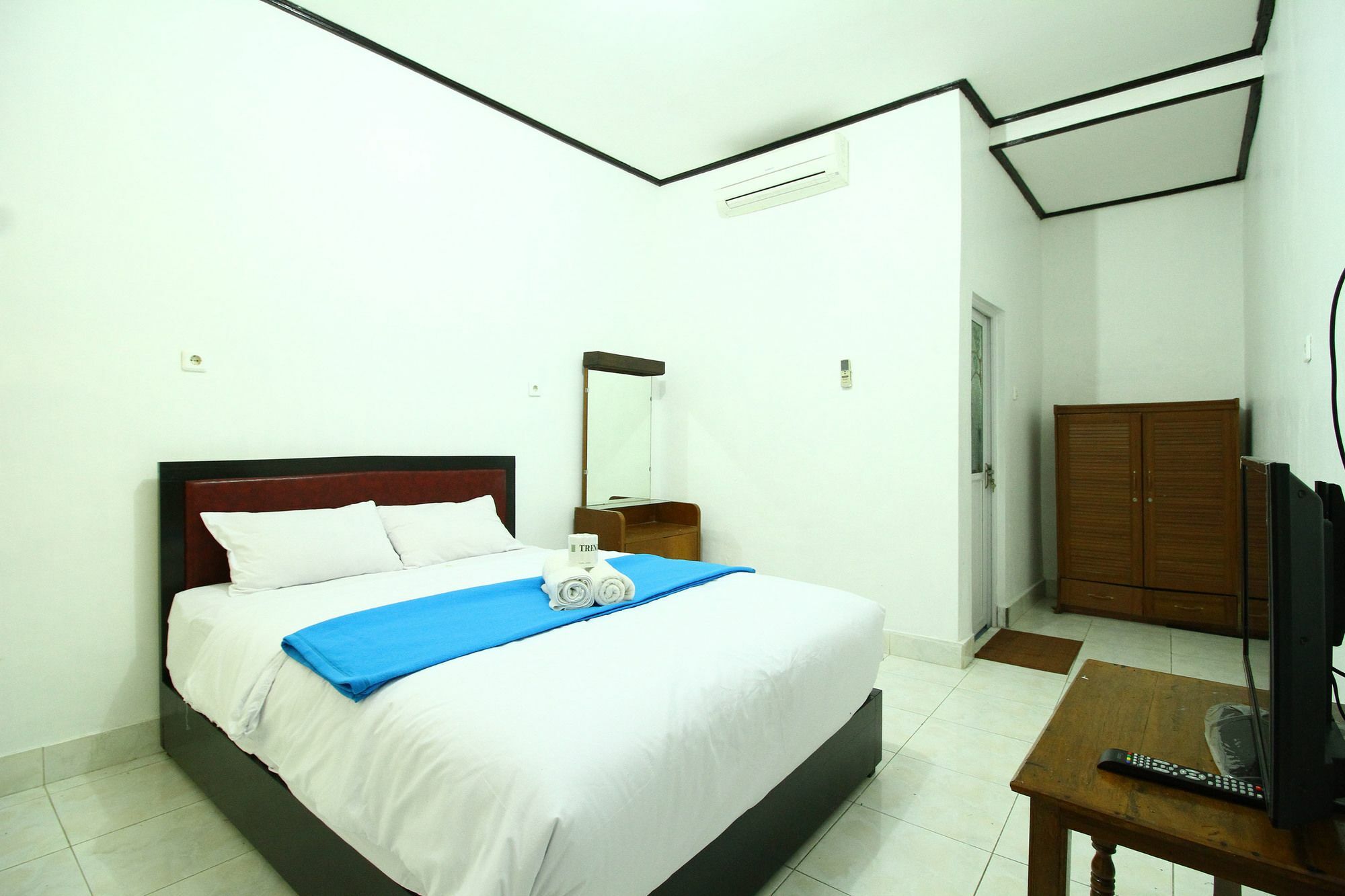 Legian Dua Dara Inn Kuta מראה חיצוני תמונה