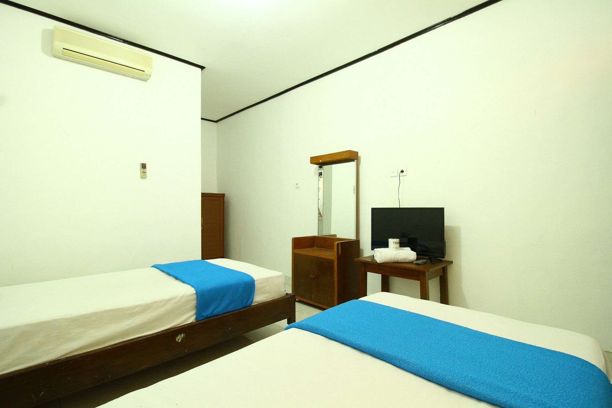 Legian Dua Dara Inn Kuta מראה חיצוני תמונה