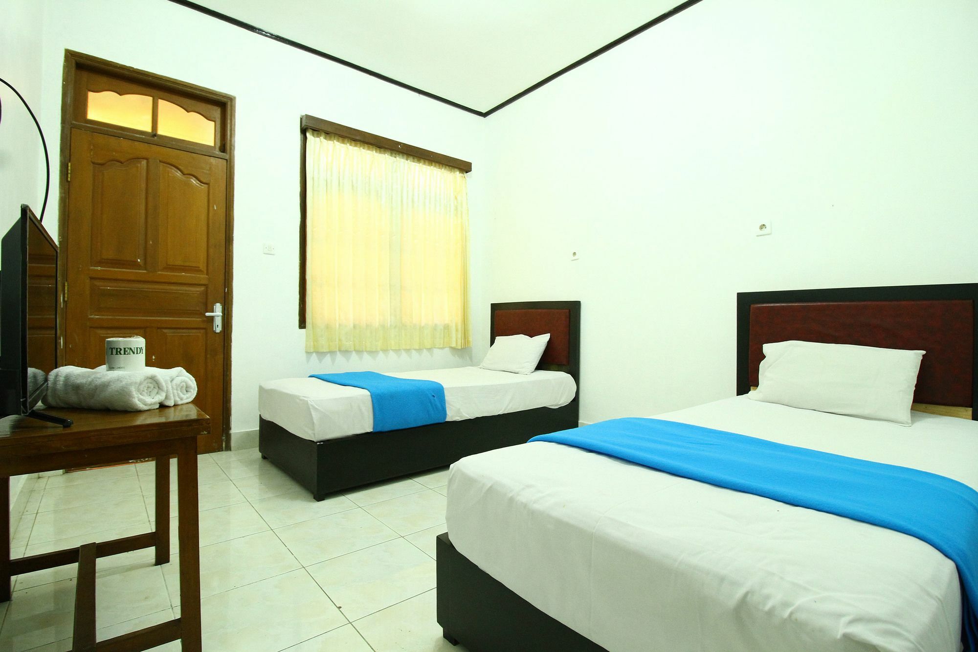 Legian Dua Dara Inn Kuta מראה חיצוני תמונה